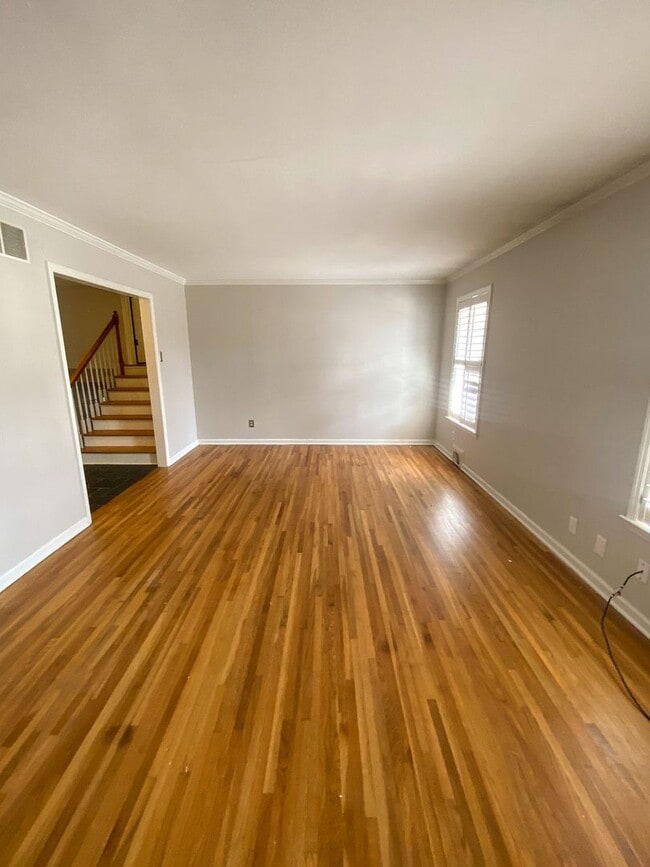 Building Photo - 5867 Brierdale Ave
