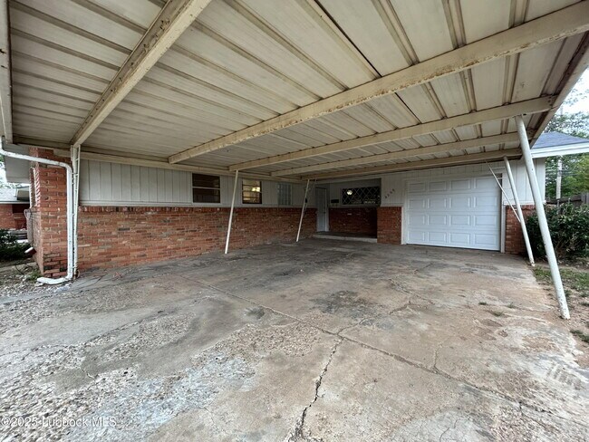 Foto del edificio - 2509 52nd St