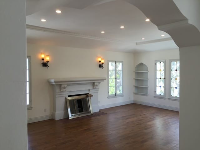 Building Photo - 1133 S La Peer Dr