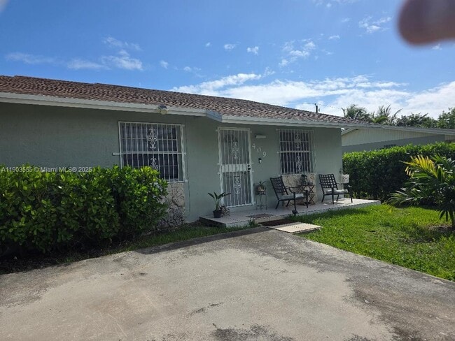 Foto del edificio - 409 SW 8th Ave