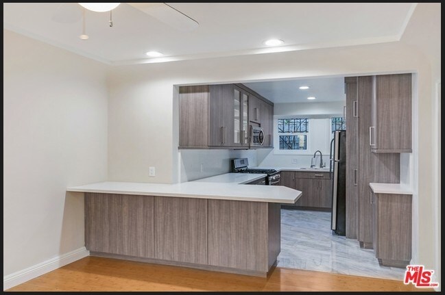 Building Photo - 1016 S Crescent Heights Blvd