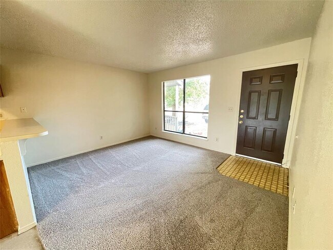 Foto del edificio - 113 Hillside Dr