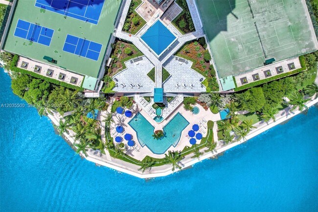 Foto del edificio - 3370 Hidden Bay Dr