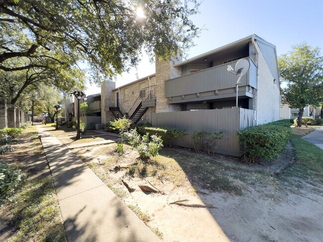 Foto del edificio - 9700 Leawood Blvd