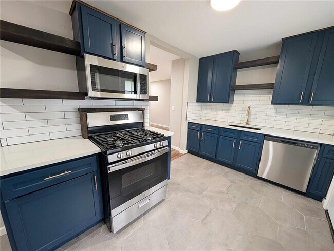 Foto del edificio - 2216 Hasley Dr