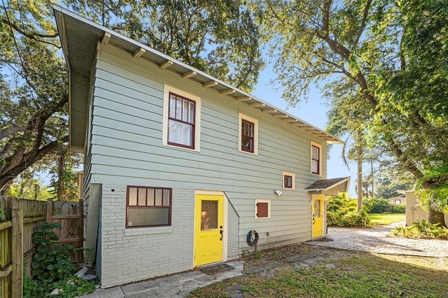 Building Photo - 309 W Osborne Ave