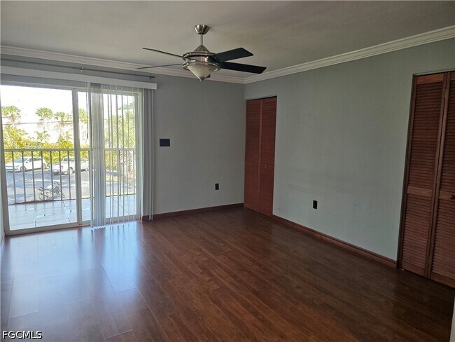 Foto del edificio - 8162 Country Rd