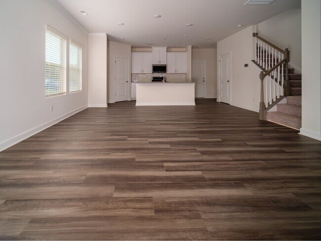 Foto del edificio - "Charming 3-Bedroom Retreat with 2.5 Baths in the Heart of Belmont!"