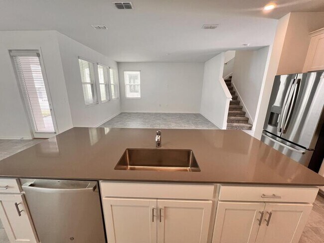 Foto del edificio - 6442 Pine Warbler Wy