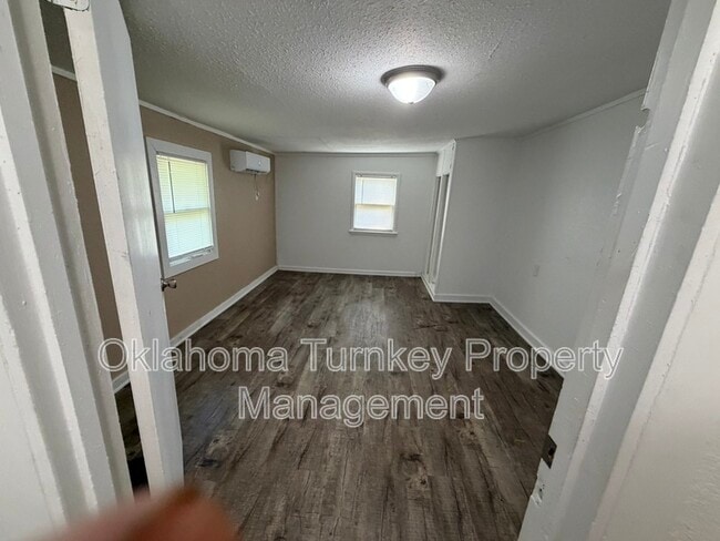 Building Photo - 1213 N Alabama Ave