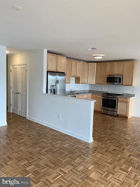 Building Photo - 768 Fairview Ave