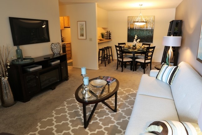 Building Photo - Willowood Apartments