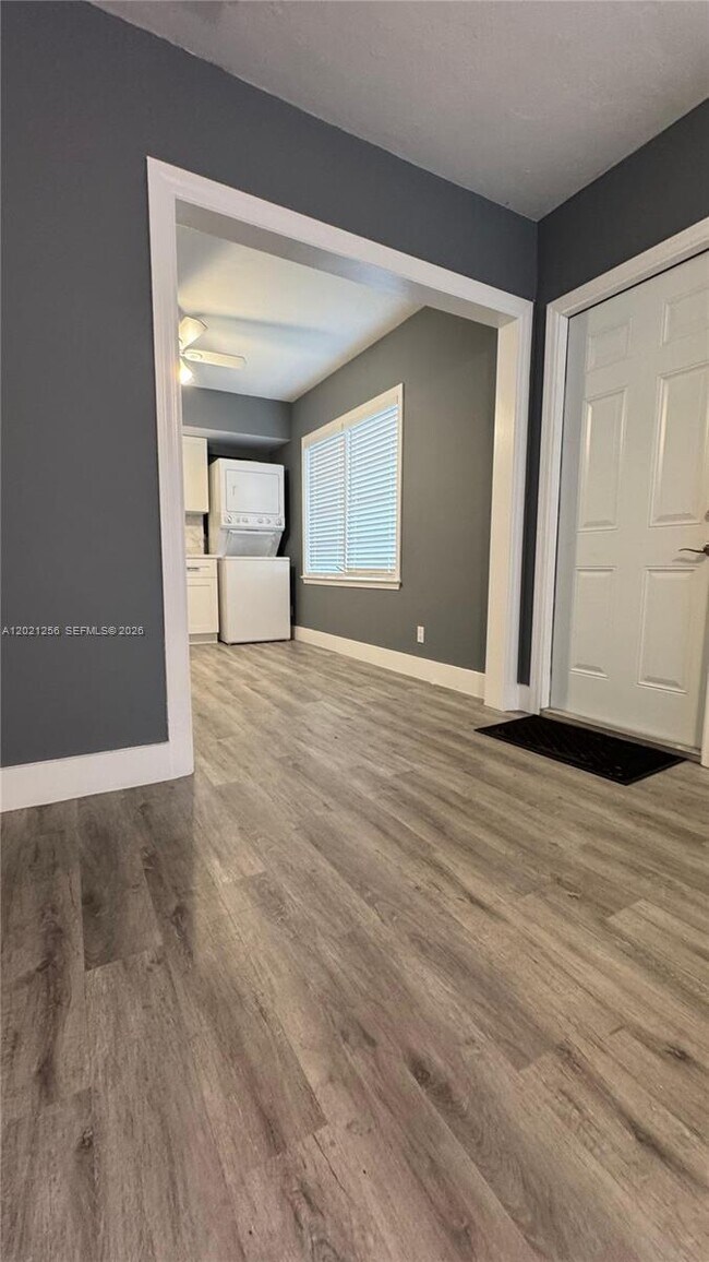 Foto del edificio - 820 SE 12th St