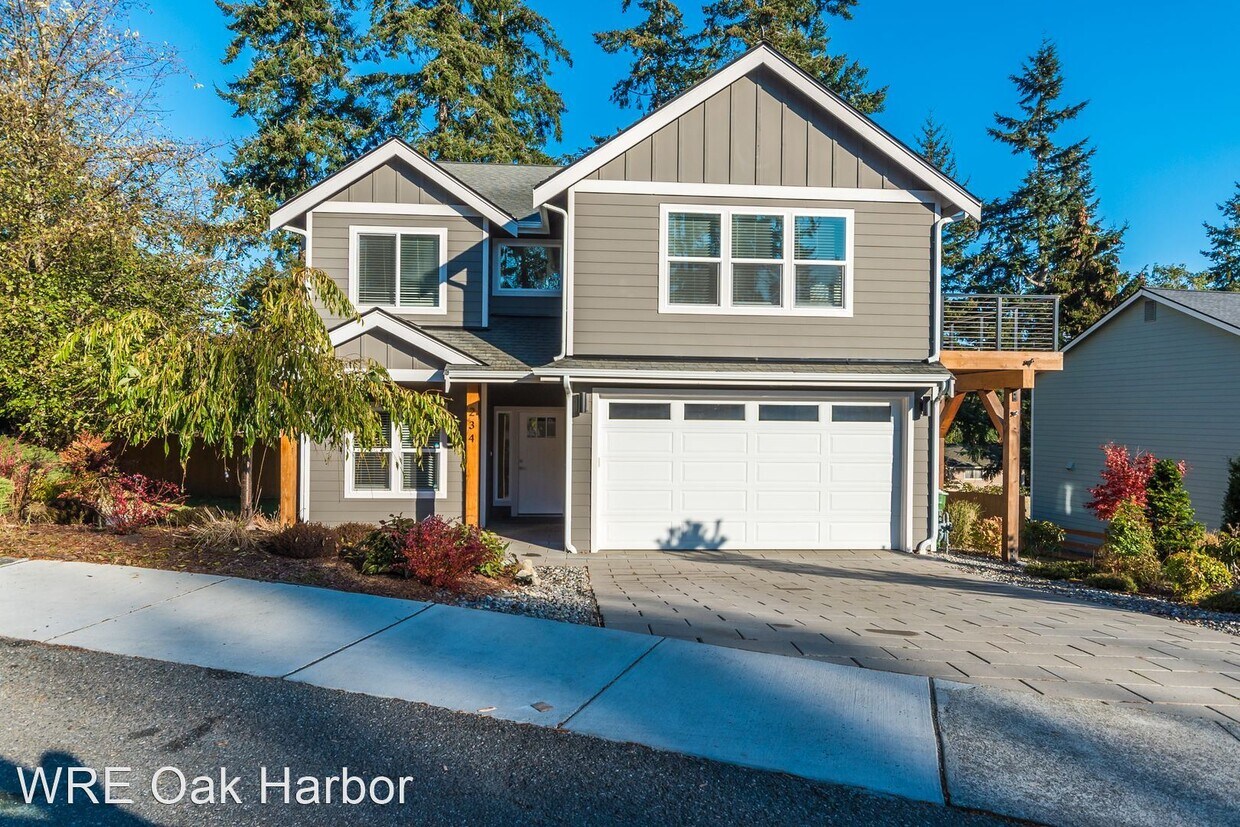 4 br, 2.5 bath House 234 SW Judson Dr House Rental in Oak Harbor