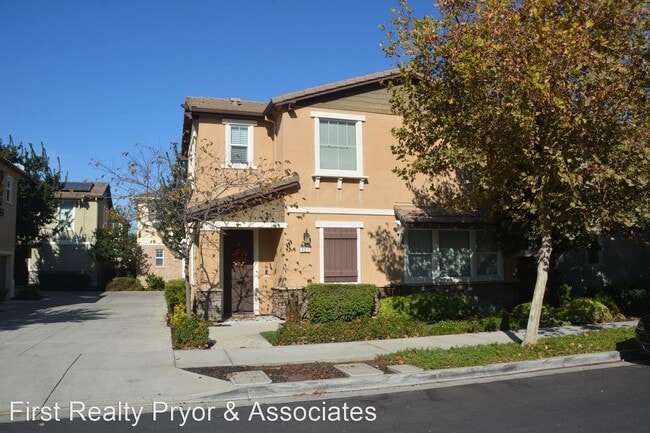Building Photo - 3 br, 2.5 bath House - 321 Macarthur Way