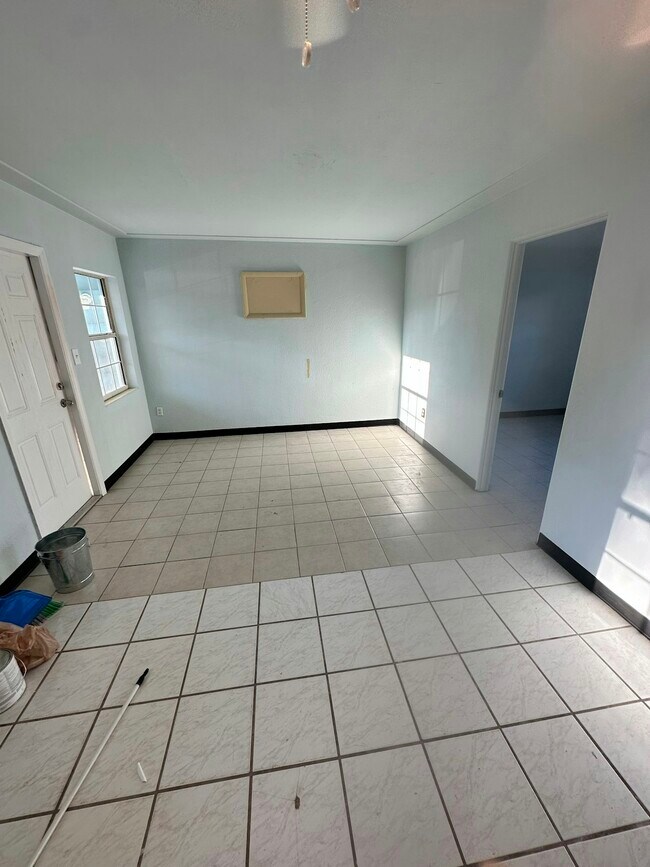 Foto del edificio - 10464 106th Ave N