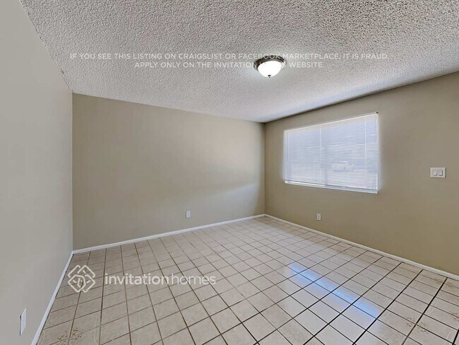 Foto del edificio - 1307 E Dunlap Ave