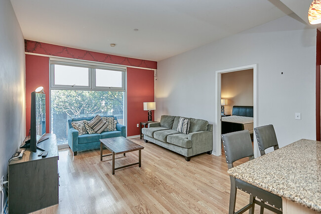 Foto del edificio - 630 W 6th St