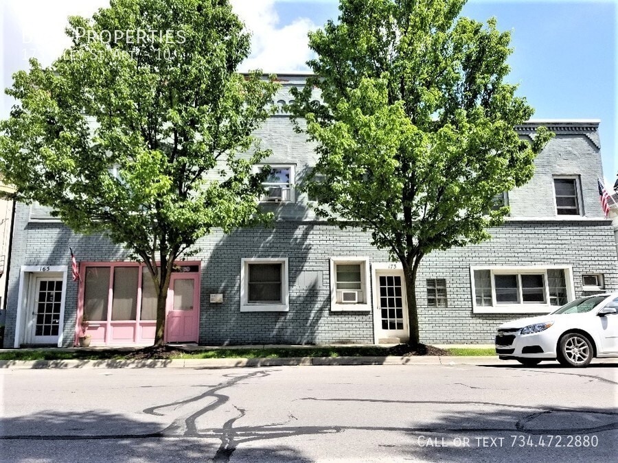 Primary Photo - 173 Riley St