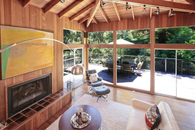 Building Photo - 3534 Oak Knoll Dr