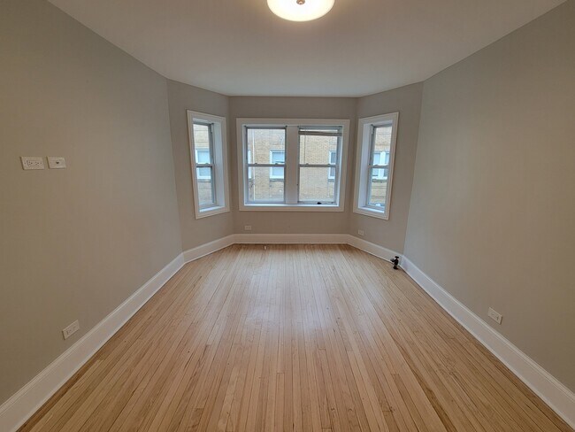 Foto del edificio - 6430 N Richmond St