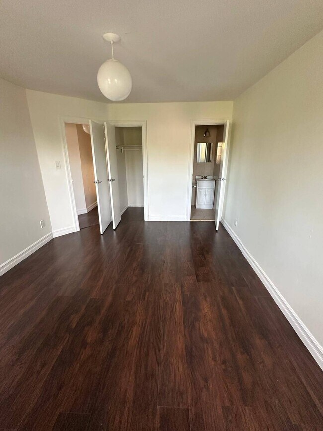 Foto del edificio - 1229 E 69th St