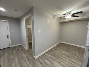 Building Photo - 2807 Beauchamp St