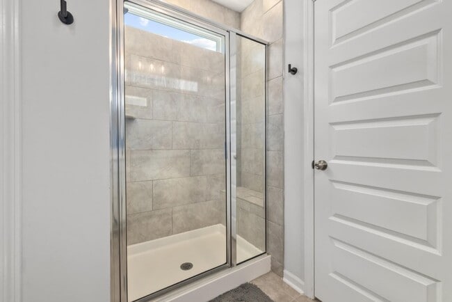 Building Photo - Resort Living in Arcadia | 5BR Home with Pond Views & Premium Upgrades