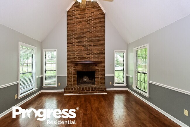 Foto del edificio - 6744 Blue Spruce Dr