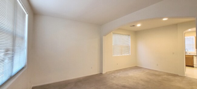 Foto del edificio - 9633 Rolling Thunder Ave