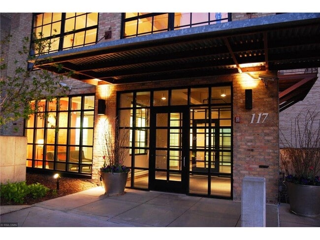 Foto del edificio - 117 Portland Ave