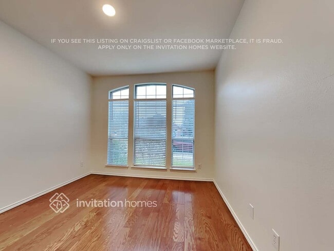 Foto del edificio - 5609 Parkplace Dr