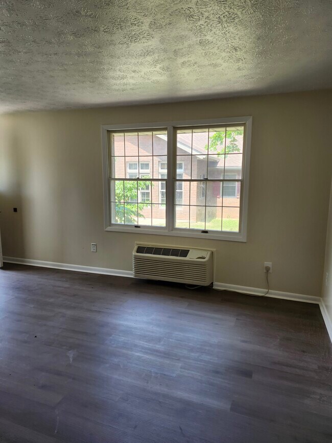 Sala de estar delantera - Jackson Ridge Independent Living