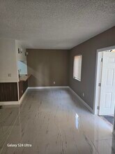 Building Photo - 6023 10th Ave N