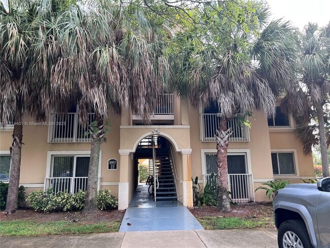 Building Photo - 9907 Westwood Dr