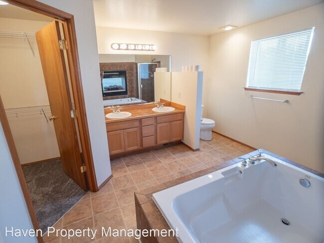 Building Photo - 4 br, 3 bath House - 3445 S 382nd St