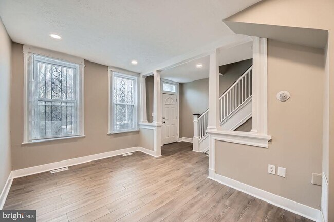 Building Photo - 2438 Druid Park Dr