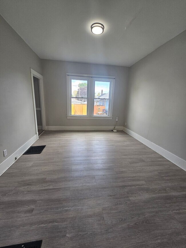 Foto del edificio - 1502 W Pleasant St