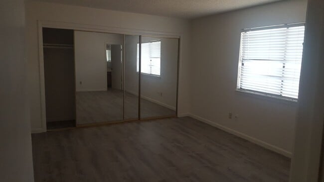 Foto del edificio - 19660 Neuralia Rd