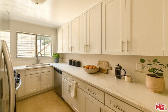 Foto del edificio - 925 S Holt Ave
