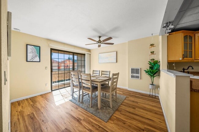 Foto del edificio - 270 Dahlia Ave