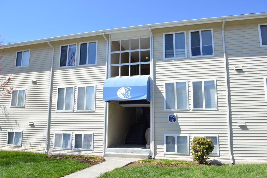 Primary Photo - 1700 Liberty Ln