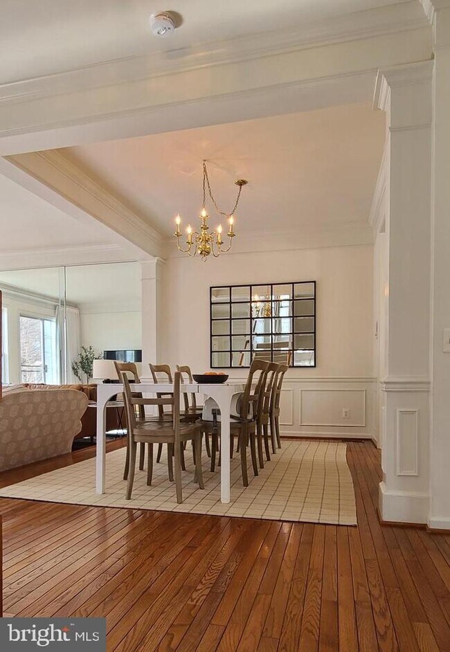 Building Photo - 6137 Manchester Park Cir