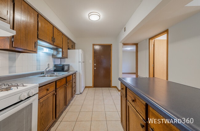 Building Photo - 660 Piper Ln