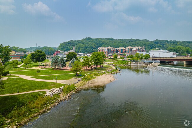 Algonquin offers a variety of natural amenities, like fishing spots along side the Fox River.