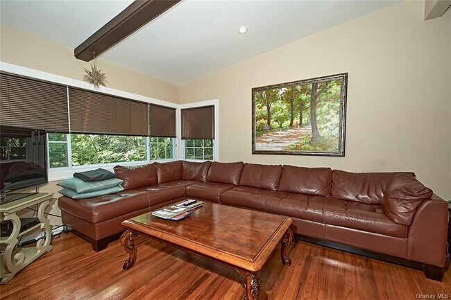 Building Photo - 415 Pinebrook Blvd