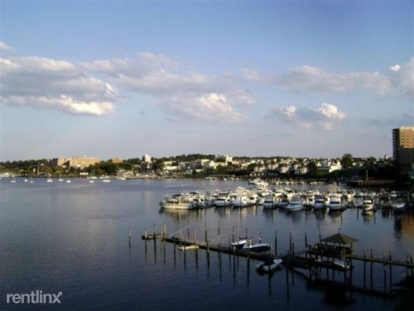 Building Photo - 138 Bodman Pl
