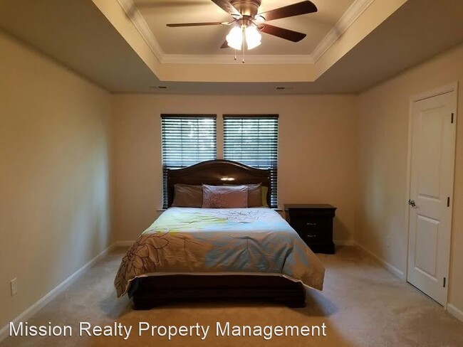 Building Photo - 3 br, 3.5 bath House - 533 Creekwillow Drive