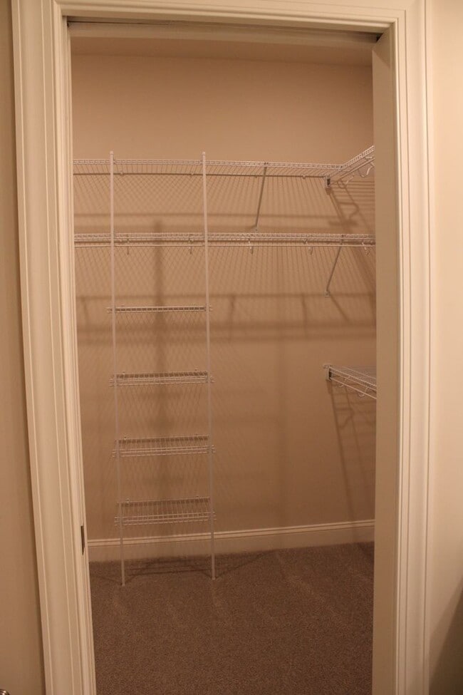 Building Photo - 4847 Jamestown Dr NW