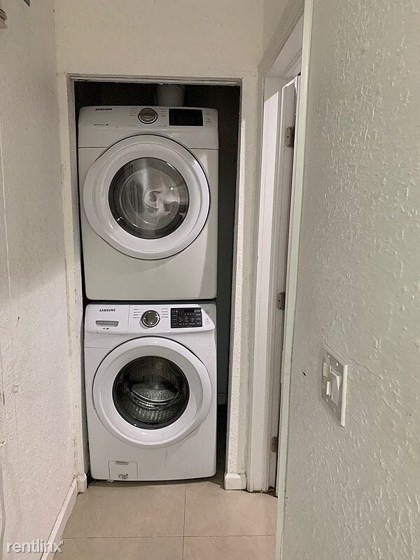 Foto del edificio - 2 br, 1 bath Apartment - 528 Churchill Road 2